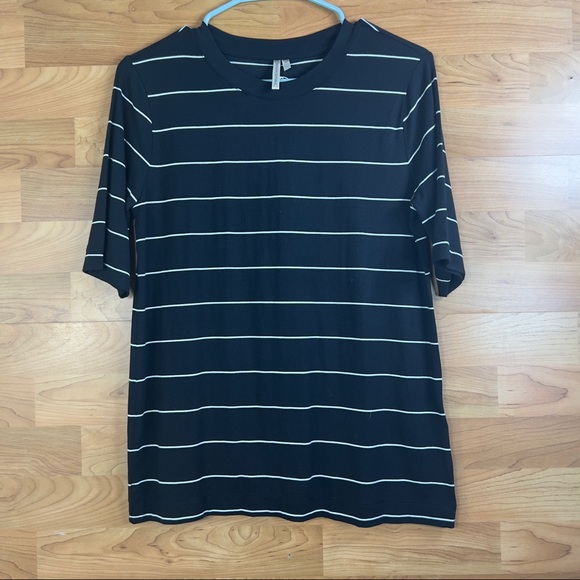 Banana Republic Tops - Banana Republic Small Black & White Stripe Crewneck Short Sleeve Top